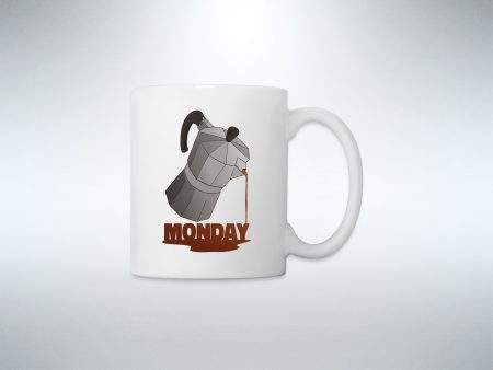 Weiße Nerd Merch Tasse mit einem Mokka-Kannen-Motiv und dem Schriftzug 'Monday' in brauner Farbe.